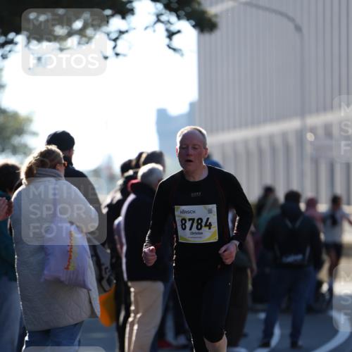 06.10.2024 - 19. swb-Marathon Bremen Michael Strokosch http://msf.ph/oto/7348457 06.10.2024 10:36:37 Laufen 8784 meine-sportfotos.de