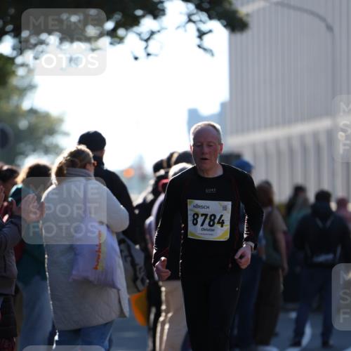 06.10.2024 - 19. swb-Marathon Bremen Michael Strokosch http://msf.ph/oto/7348458 06.10.2024 10:36:37 Laufen 8784 meine-sportfotos.de