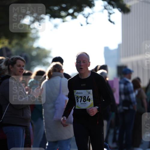 06.10.2024 - 19. swb-Marathon Bremen Michael Strokosch http://msf.ph/oto/7348464 06.10.2024 10:36:37 Laufen 8784 meine-sportfotos.de