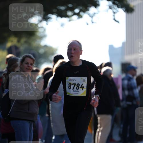06.10.2024 - 19. swb-Marathon Bremen Michael Strokosch http://msf.ph/oto/7348465 06.10.2024 10:36:37 Laufen 8784 meine-sportfotos.de