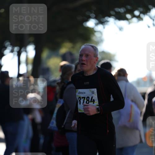 06.10.2024 - 19. swb-Marathon Bremen Michael Strokosch http://msf.ph/oto/7348469 06.10.2024 10:36:38 Laufen 8784 meine-sportfotos.de