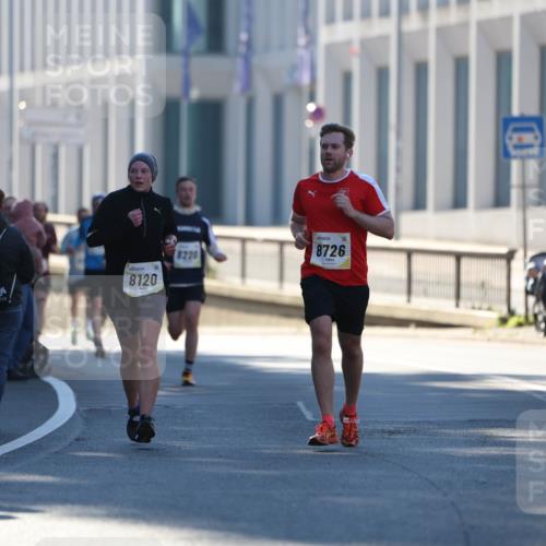 06.10.2024 - 19. swb-Marathon Bremen Michael Strokosch http://msf.ph/oto/7348482 06.10.2024 10:36:52 Laufen 8120, 8220, 8726 meine-sportfotos.de