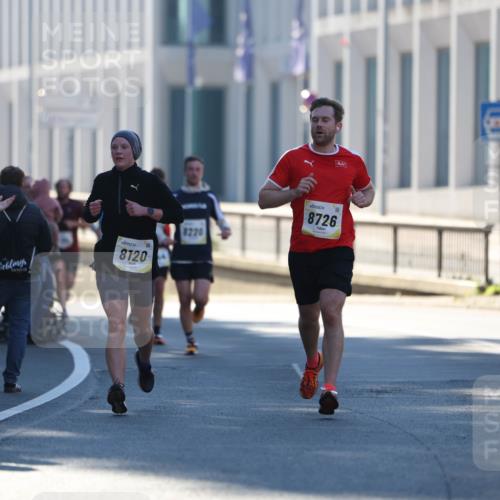 06.10.2024 - 19. swb-Marathon Bremen Michael Strokosch http://msf.ph/oto/7348487 06.10.2024 10:36:53 Laufen 8120, 8220, 8726 meine-sportfotos.de