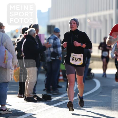 06.10.2024 - 19. swb-Marathon Bremen Michael Strokosch http://msf.ph/oto/7348510 06.10.2024 10:36:55 Laufen 8120, 445, 8726 meine-sportfotos.de