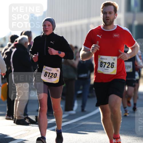 06.10.2024 - 19. swb-Marathon Bremen Michael Strokosch http://msf.ph/oto/7348517 06.10.2024 10:36:55 Laufen 8120, 8726 meine-sportfotos.de