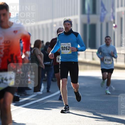 06.10.2024 - 19. swb-Marathon Bremen Michael Strokosch http://msf.ph/oto/7348548 06.10.2024 10:37:00 Laufen 5844, 9052, 8390 meine-sportfotos.de