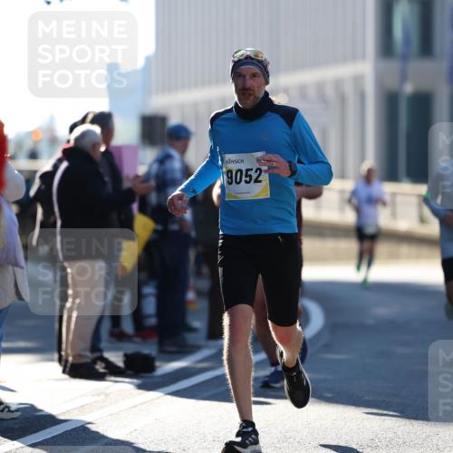06.10.2024 - 19. swb-Marathon Bremen Michael Strokosch http://msf.ph/oto/7348553 06.10.2024 10:37:01 Laufen 910, 9052, 8390 meine-sportfotos.de