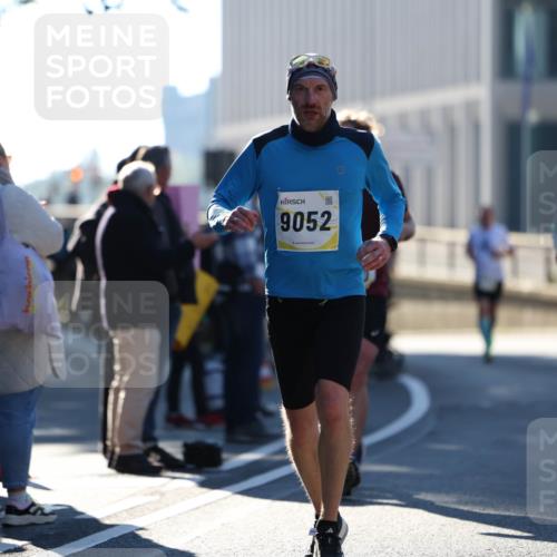 06.10.2024 - 19. swb-Marathon Bremen Michael Strokosch http://msf.ph/oto/7348556 06.10.2024 10:37:01 Laufen 9052, 8390 meine-sportfotos.de