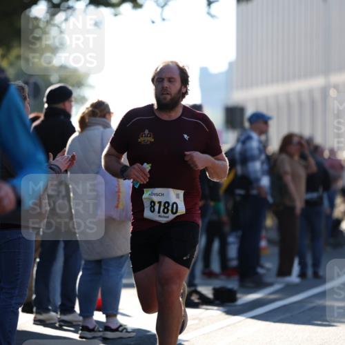06.10.2024 - 19. swb-Marathon Bremen Michael Strokosch http://msf.ph/oto/7348563 06.10.2024 10:37:03 Laufen 052, 8180, 8390 meine-sportfotos.de