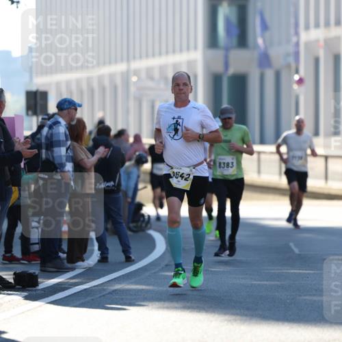 06.10.2024 - 19. swb-Marathon Bremen Michael Strokosch http://msf.ph/oto/7348584 06.10.2024 10:37:08 Laufen 9642, 8383 meine-sportfotos.de