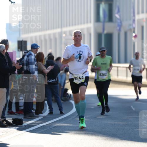 06.10.2024 - 19. swb-Marathon Bremen Michael Strokosch http://msf.ph/oto/7348586 06.10.2024 10:37:08 Laufen 8642, 8383 meine-sportfotos.de