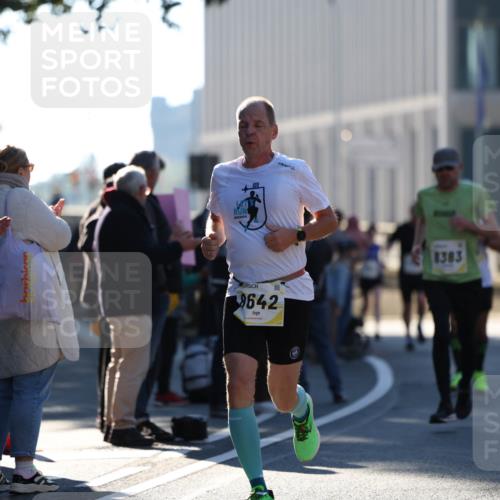 06.10.2024 - 19. swb-Marathon Bremen Michael Strokosch http://msf.ph/oto/7348593 06.10.2024 10:37:10 Laufen 9642, 8383 meine-sportfotos.de
