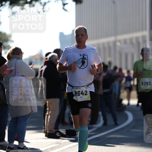 06.10.2024 - 19. swb-Marathon Bremen Michael Strokosch http://msf.ph/oto/7348594 06.10.2024 10:37:10 Laufen 8642, 8383 meine-sportfotos.de