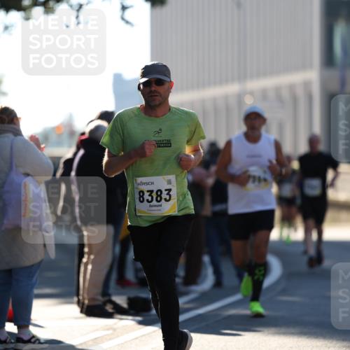 06.10.2024 - 19. swb-Marathon Bremen Michael Strokosch http://msf.ph/oto/7348610 06.10.2024 10:37:12 Laufen 8383, 77 meine-sportfotos.de
