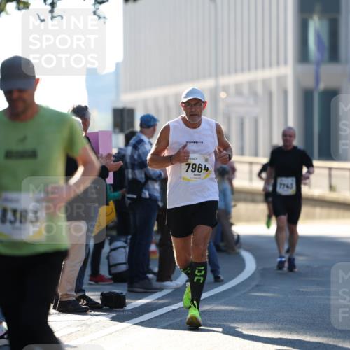 06.10.2024 - 19. swb-Marathon Bremen Michael Strokosch http://msf.ph/oto/7348613 06.10.2024 10:37:13 Laufen 8383, 7964, 7743, 7738 meine-sportfotos.de