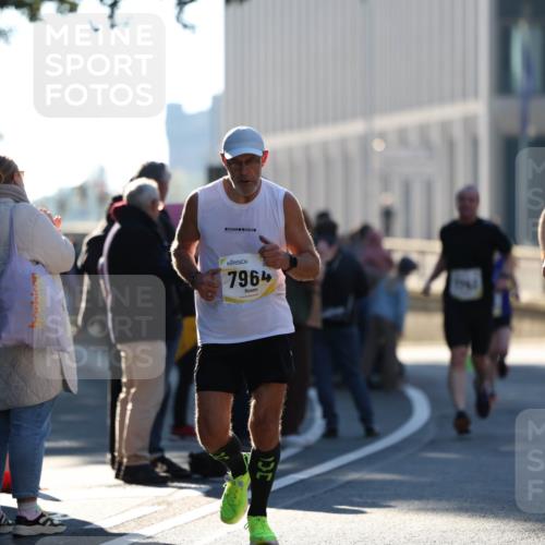 06.10.2024 - 19. swb-Marathon Bremen Michael Strokosch http://msf.ph/oto/7348621 06.10.2024 10:37:13 Laufen 7964, 7738 meine-sportfotos.de