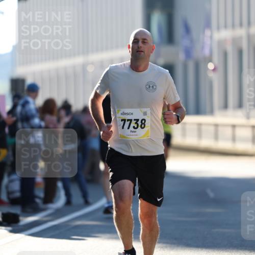 06.10.2024 - 19. swb-Marathon Bremen Michael Strokosch http://msf.ph/oto/7348628 06.10.2024 10:37:15 Laufen 7738 meine-sportfotos.de