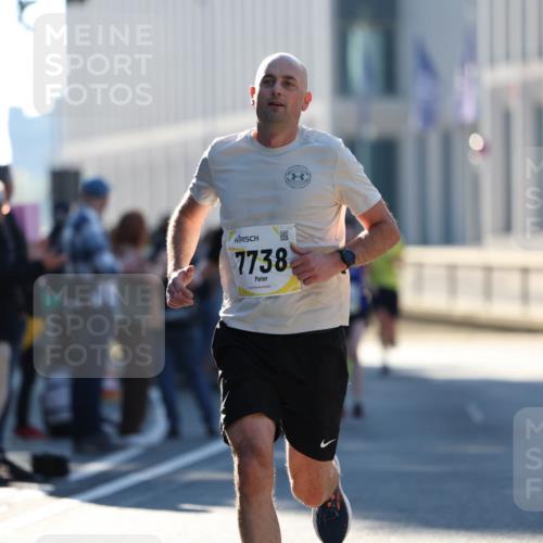 06.10.2024 - 19. swb-Marathon Bremen Michael Strokosch http://msf.ph/oto/7348631 06.10.2024 10:37:15 Laufen 7738 meine-sportfotos.de