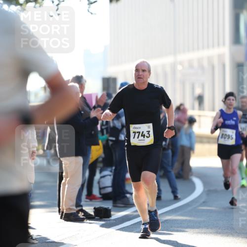 06.10.2024 - 19. swb-Marathon Bremen Michael Strokosch http://msf.ph/oto/7348636 06.10.2024 10:37:16 Laufen 1301, 7743, 8095 meine-sportfotos.de