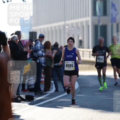 06.10.2024 - 19. swb-Marathon Bremen Michael Strokosch http://msf.ph/oto/7348649 06.10.2024 10:37:18 Laufen 8095, 8331 meine-sportfotos.de
