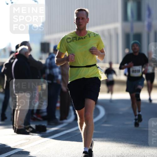 06.10.2024 - 19. swb-Marathon Bremen Michael Strokosch http://msf.ph/oto/7348678 06.10.2024 10:37:23 Laufen 9019 meine-sportfotos.de