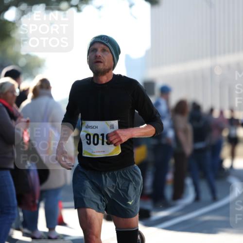06.10.2024 - 19. swb-Marathon Bremen Michael Strokosch http://msf.ph/oto/7348698 06.10.2024 10:37:27 Laufen 9019 meine-sportfotos.de