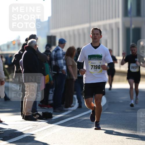 06.10.2024 - 19. swb-Marathon Bremen Michael Strokosch http://msf.ph/oto/7348708 06.10.2024 10:37:28 Laufen 24, 7196, 8831, 8571 meine-sportfotos.de