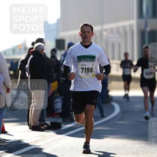 06.10.2024 - 19. swb-Marathon Bremen Michael Strokosch http://msf.ph/oto/7348720 06.10.2024 10:37:29 Laufen 24, 7196, 8571 meine-sportfotos.de