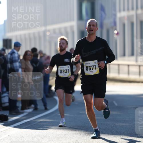 06.10.2024 - 19. swb-Marathon Bremen Michael Strokosch http://msf.ph/oto/7348728 06.10.2024 10:37:30 Laufen 8831, 8571 meine-sportfotos.de