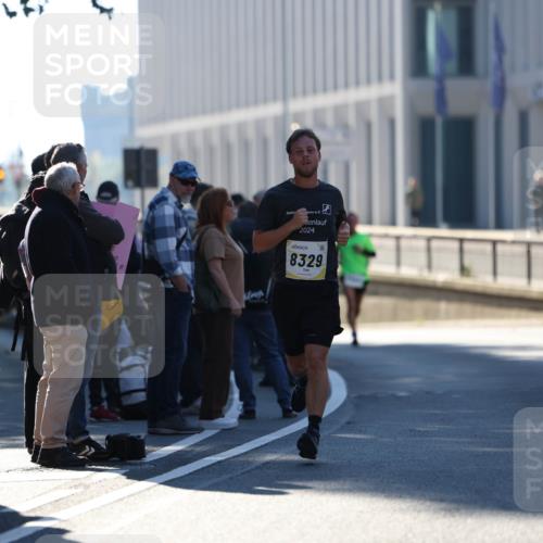06.10.2024 - 19. swb-Marathon Bremen Michael Strokosch http://msf.ph/oto/7348748 06.10.2024 10:37:34 Laufen 2024, 8329 meine-sportfotos.de