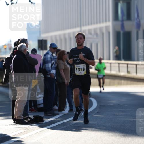 06.10.2024 - 19. swb-Marathon Bremen Michael Strokosch http://msf.ph/oto/7348752 06.10.2024 10:37:34 Laufen 2024, 8329 meine-sportfotos.de