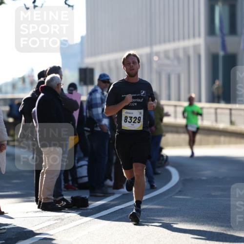 06.10.2024 - 19. swb-Marathon Bremen Michael Strokosch http://msf.ph/oto/7348756 06.10.2024 10:37:34 Laufen 2024, 8329 meine-sportfotos.de