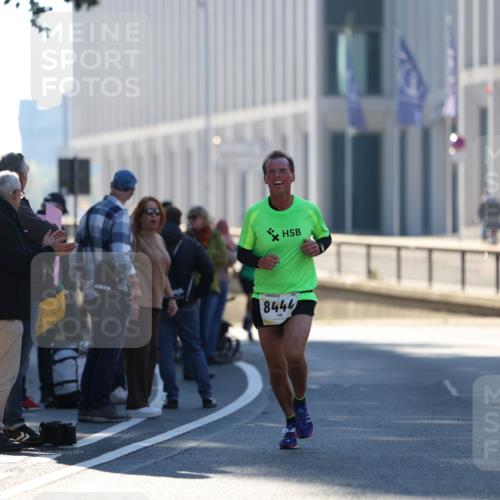 06.10.2024 - 19. swb-Marathon Bremen Michael Strokosch http://msf.ph/oto/7348776 06.10.2024 10:37:42 Laufen 8444 meine-sportfotos.de