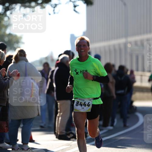 06.10.2024 - 19. swb-Marathon Bremen Michael Strokosch http://msf.ph/oto/7348796 06.10.2024 10:37:44 Laufen 24, 8444 meine-sportfotos.de