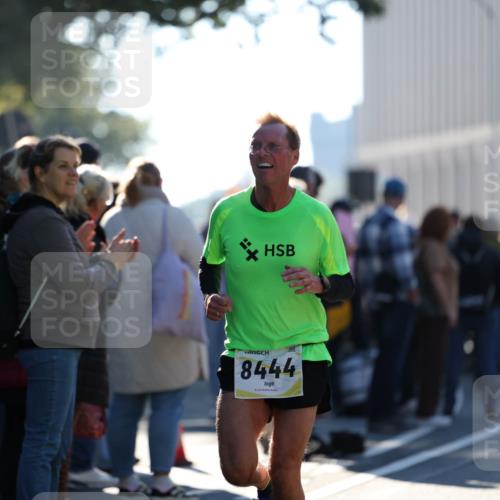 06.10.2024 - 19. swb-Marathon Bremen Michael Strokosch http://msf.ph/oto/7348799 06.10.2024 10:37:45 Laufen 8444 meine-sportfotos.de