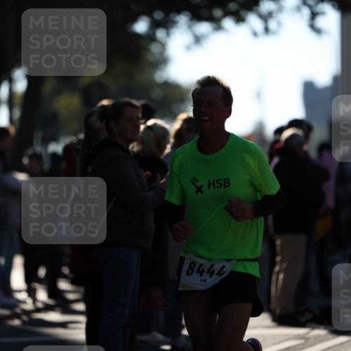 06.10.2024 - 19. swb-Marathon Bremen Michael Strokosch http://msf.ph/oto/7348800 06.10.2024 10:37:45 Laufen 8444 meine-sportfotos.de