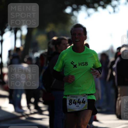 06.10.2024 - 19. swb-Marathon Bremen Michael Strokosch http://msf.ph/oto/7348803 06.10.2024 10:37:45 Laufen 8444 meine-sportfotos.de