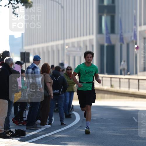 06.10.2024 - 19. swb-Marathon Bremen Michael Strokosch http://msf.ph/oto/7348813 06.10.2024 10:37:50 Laufen  meine-sportfotos.de