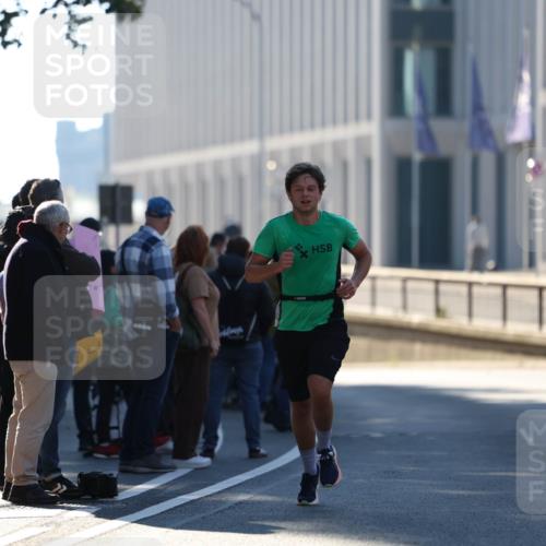 06.10.2024 - 19. swb-Marathon Bremen Michael Strokosch http://msf.ph/oto/7348819 06.10.2024 10:37:50 Laufen  meine-sportfotos.de