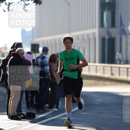 06.10.2024 - 19. swb-Marathon Bremen Michael Strokosch http://msf.ph/oto/7348825 06.10.2024 10:37:51 Laufen  meine-sportfotos.de