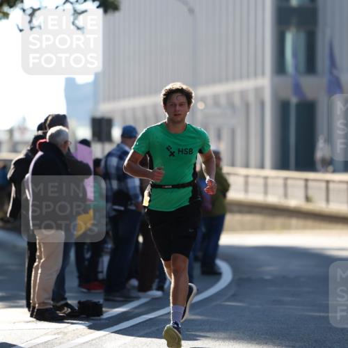 06.10.2024 - 19. swb-Marathon Bremen Michael Strokosch http://msf.ph/oto/7348828 06.10.2024 10:37:51 Laufen  meine-sportfotos.de