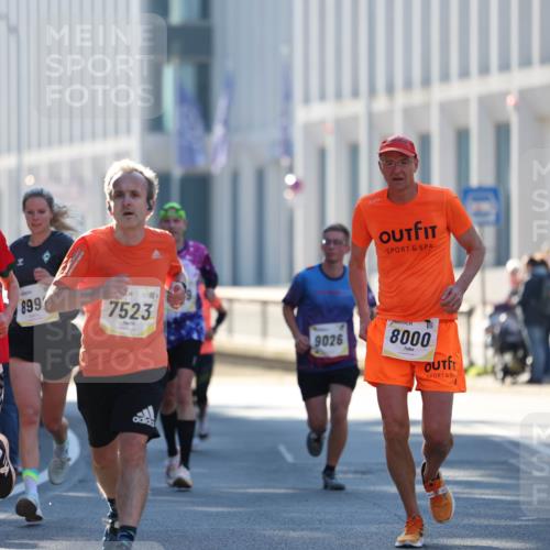 06.10.2024 - 19. swb-Marathon Bremen Michael Strokosch http://msf.ph/oto/7348867 06.10.2024 10:38:06 Laufen 7033, 899, 7523, 9026, 8000 meine-sportfotos.de