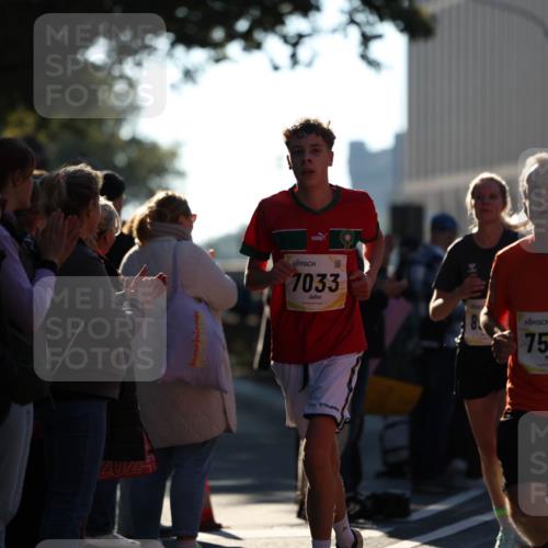 06.10.2024 - 19. swb-Marathon Bremen Michael Strokosch http://msf.ph/oto/7348872 06.10.2024 10:38:07 Laufen 7033, 7523, 7579 meine-sportfotos.de