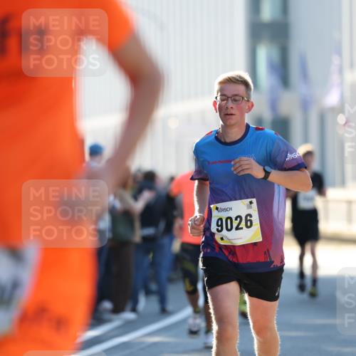 06.10.2024 - 19. swb-Marathon Bremen Michael Strokosch http://msf.ph/oto/7348890 06.10.2024 10:38:09 Laufen 1300, 9026 meine-sportfotos.de