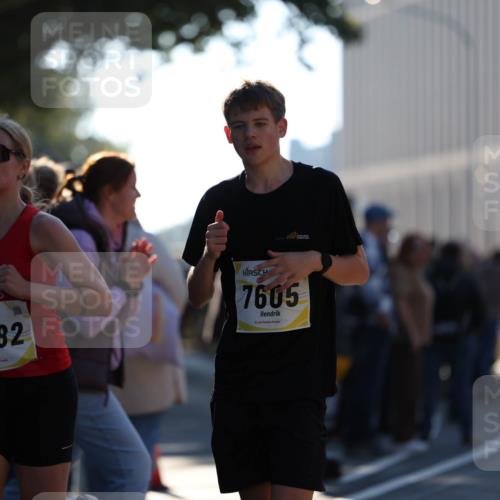 06.10.2024 - 19. swb-Marathon Bremen Michael Strokosch http://msf.ph/oto/7348952 06.10.2024 10:38:15 Laufen 9882, 7605 meine-sportfotos.de
