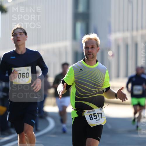 06.10.2024 - 19. swb-Marathon Bremen Michael Strokosch http://msf.ph/oto/7348993 06.10.2024 10:38:22 Laufen 060, 8517 meine-sportfotos.de