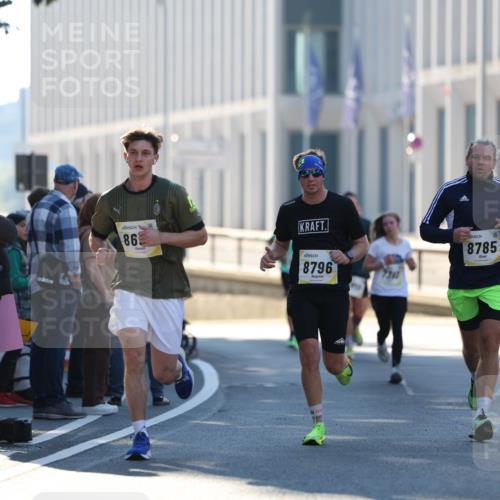 06.10.2024 - 19. swb-Marathon Bremen Michael Strokosch http://msf.ph/oto/7349014 06.10.2024 10:38:24 Laufen 86, 8796, 7313, 8785, 8226 meine-sportfotos.de