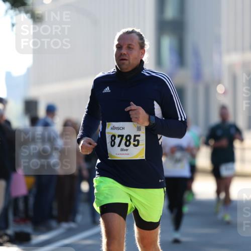 06.10.2024 - 19. swb-Marathon Bremen Michael Strokosch http://msf.ph/oto/7349050 06.10.2024 10:38:27 Laufen 796, 8785, 18 meine-sportfotos.de