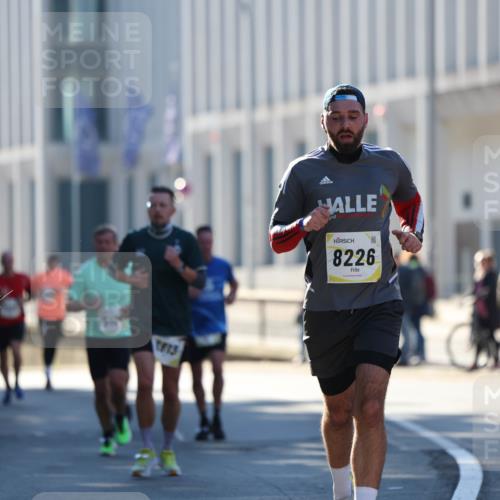 06.10.2024 - 19. swb-Marathon Bremen Michael Strokosch http://msf.ph/oto/7349064 06.10.2024 10:38:28 Laufen 7363, 1813, 8226 meine-sportfotos.de