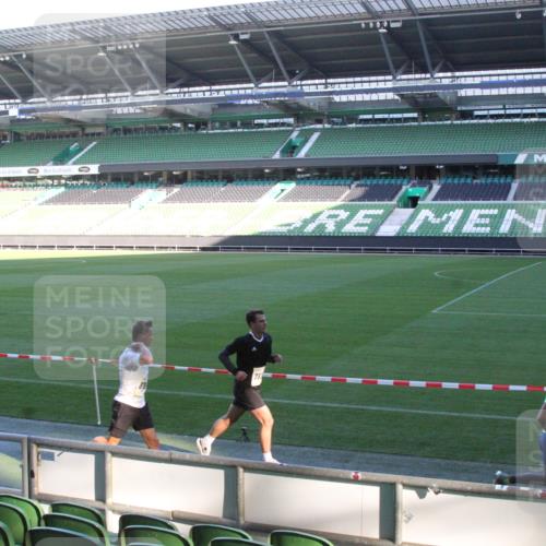06.10.2024 - 19. swb-Marathon Bremen Yannick Fuchs http://msf.ph/oto/7349065 06.10.2024 10:21:40 Laufen im Stadion 7019, 7230, 7376, 7646, 7719, 7839, 7963, 8093, 8292, 8397, 8602, 8631, 8657, 8792, 8797, 8825, 8937, 8948, 8955 meine-sportfotos.de